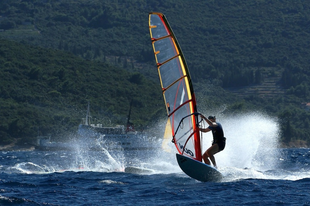 windsurfing